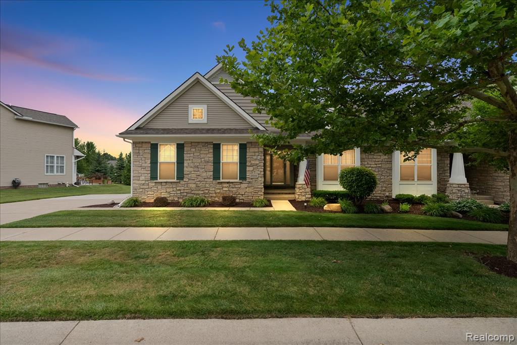 26668 Wilton Court, New Hudson, MI 48165