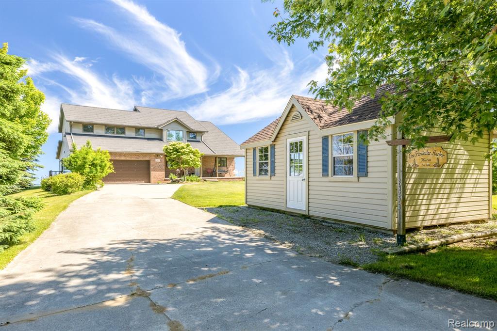 6455 LAKEVIEW Drive, MI — Photo 2