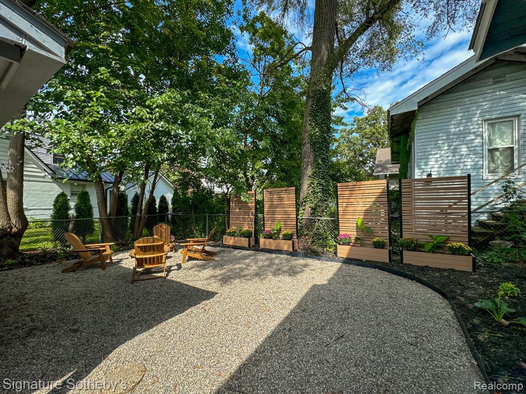 614 S PLEASANT Street, Royal Oak, MI 48067 — Photo 18