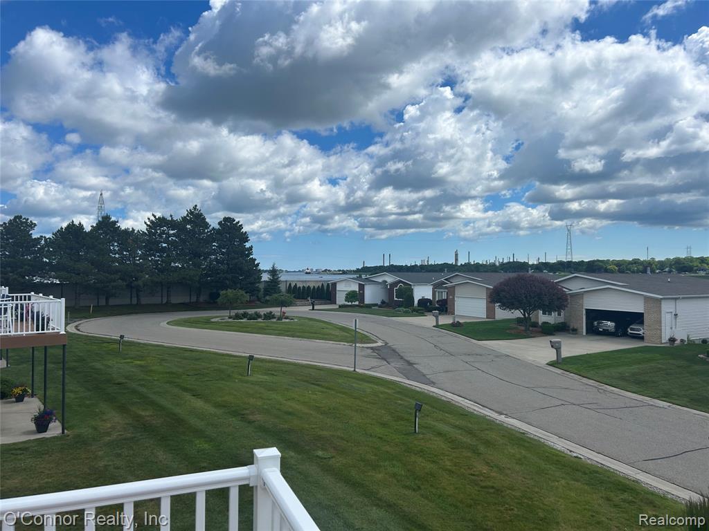 821 Crystal Lane, Marysville, MI 48040 — Photo 5