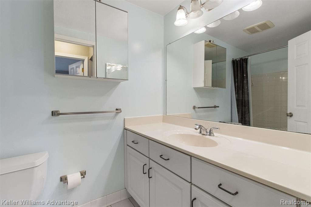 29464 Bobrich Street, 49, Livonia, MI 48152 — Photo 12