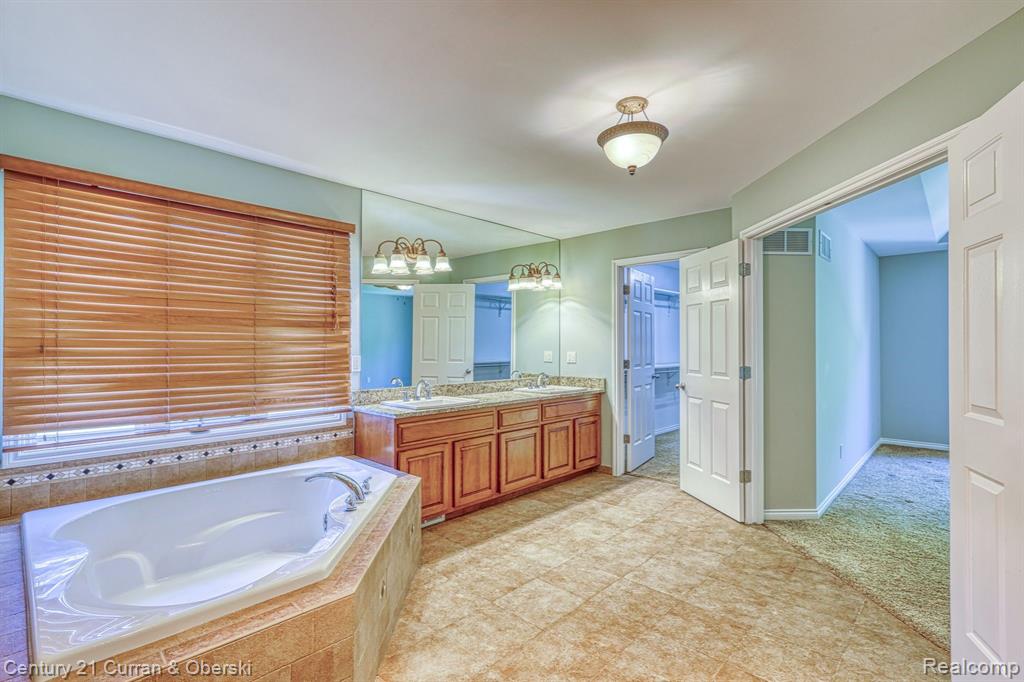 61321 BURNINGWOOD Drive, Washington, MI — Photo 15