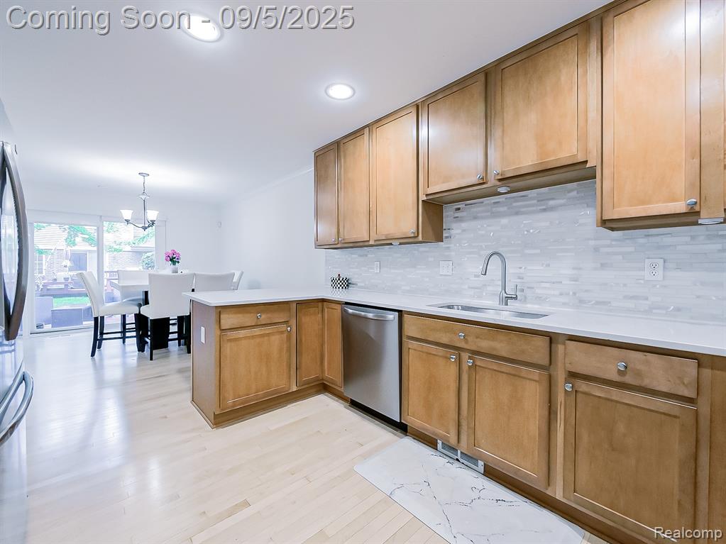 617 Macwilliams Lane, Royal Oak, MI 48067 — Photo 8