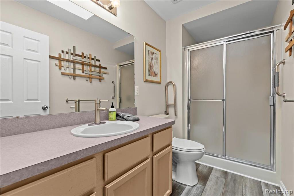 7928 MEADOW Drive, Waterford, MI 48329 — Photo 19
