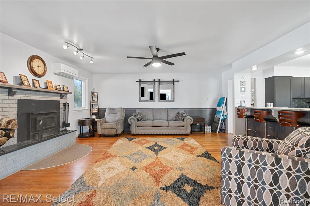 5401 S Sycamore Drive, Burton, MI 48509 — Photo 17