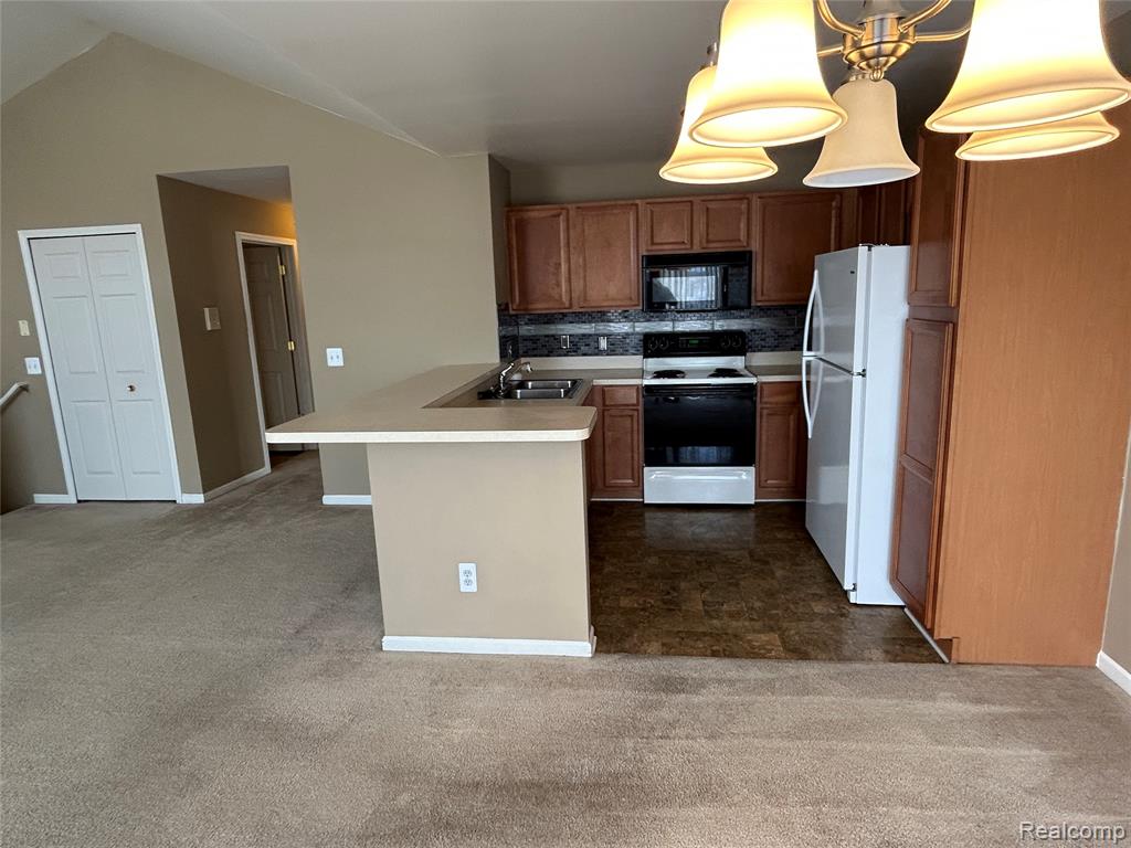 51652 Hale Lane, New Baltimore, MI — Photo 5