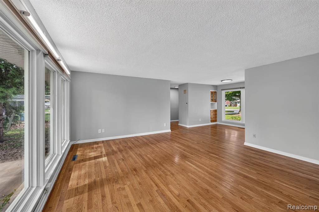 4877 Orchard Lane, Owosso, MI 48867 — Photo 16