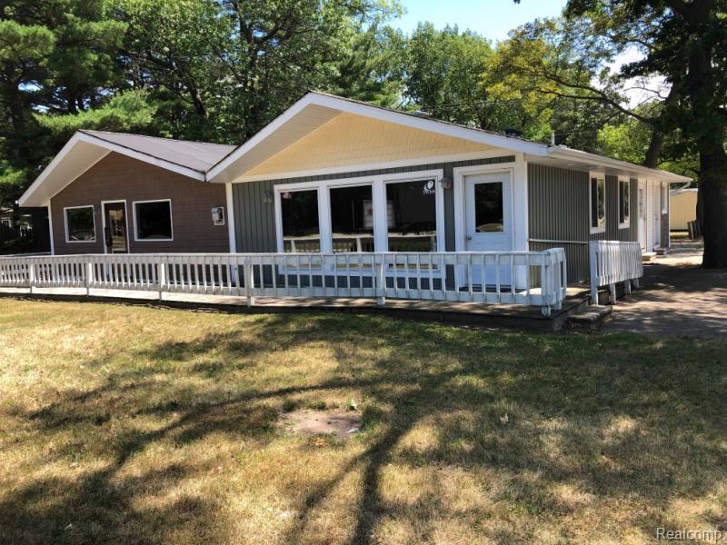 7039 Main Street (M-25) Highway, Caseville, MI 48725 — front exterior