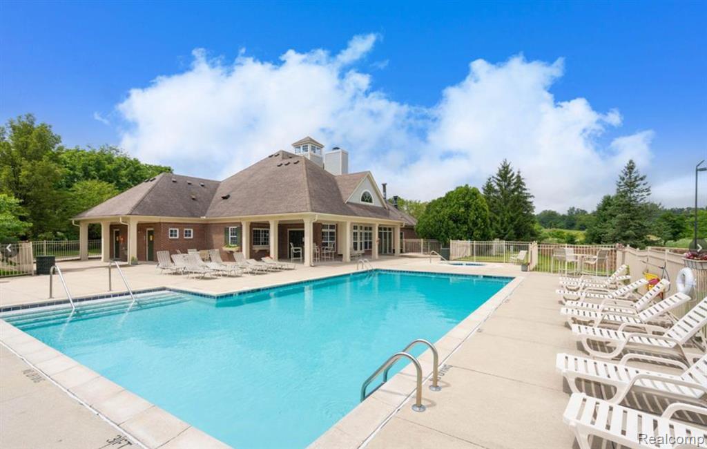 12101 PINEHURST Lane, Grand Blanc, MI 48439 — Photo 4