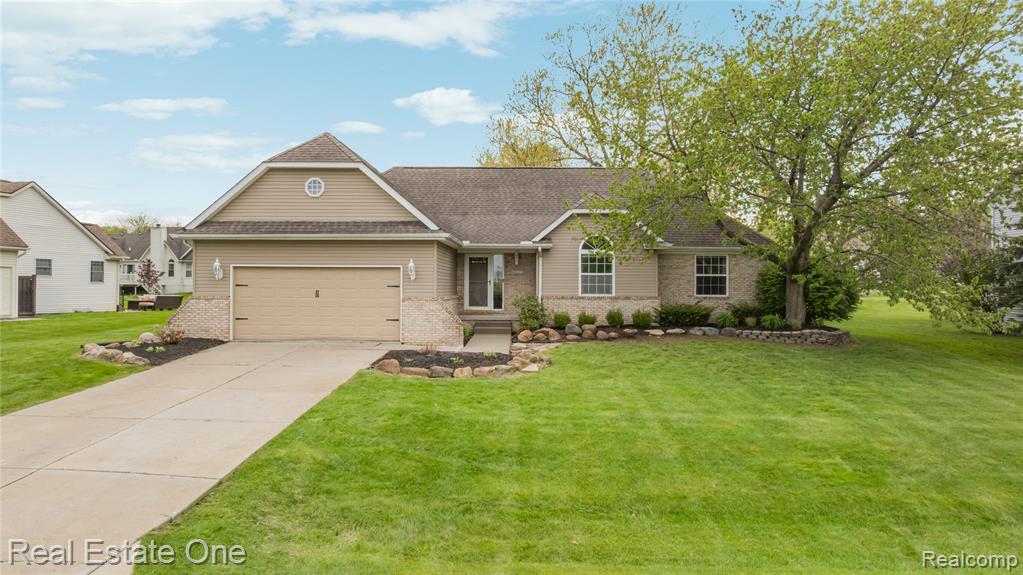 16222 Pine Lake Forest Court, Linden, MI 48451 — Photo 2