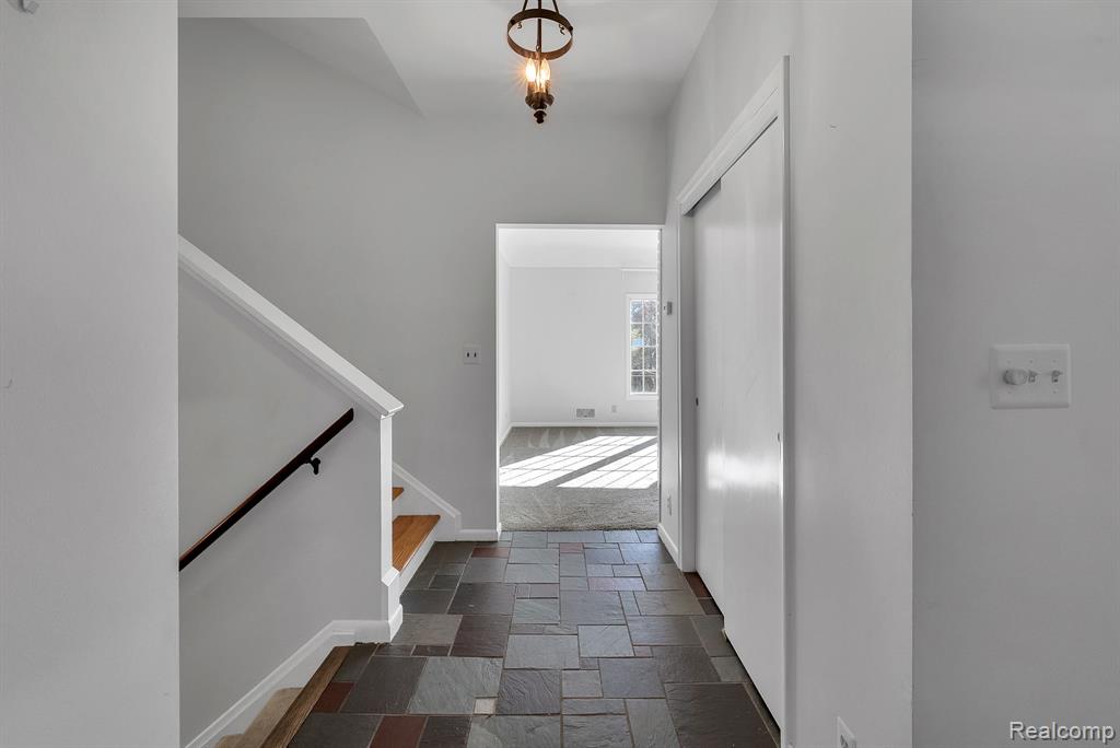4265 Pine Tree Trail, Bloomfield Hills, MI 48302 — Photo 10