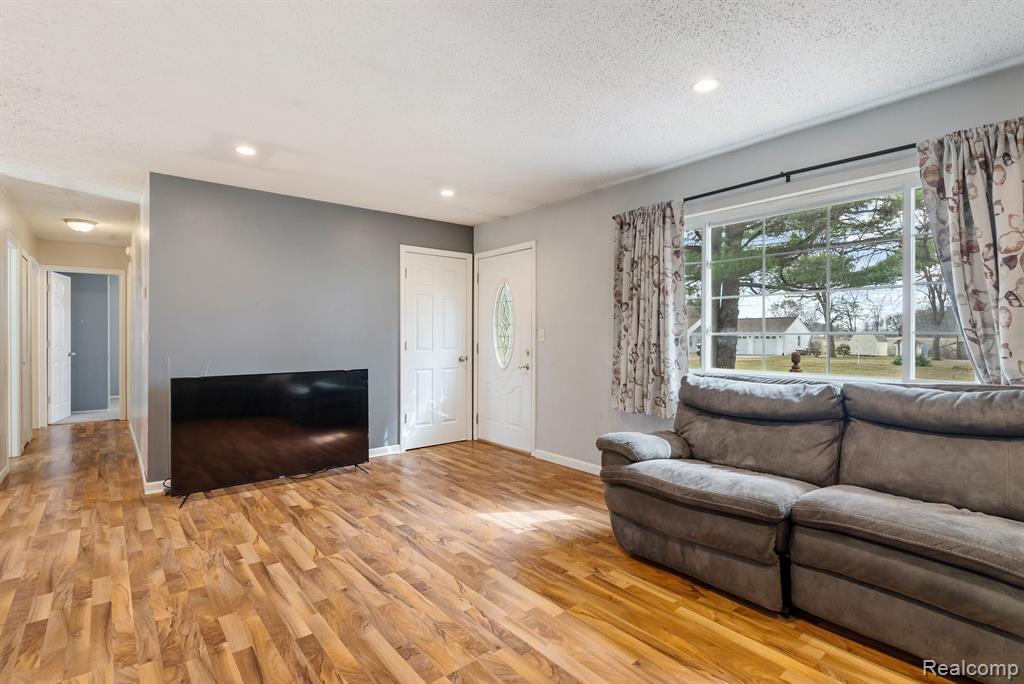 8629 CANADA Road, Birch Run, MI 48415 — Photo 9