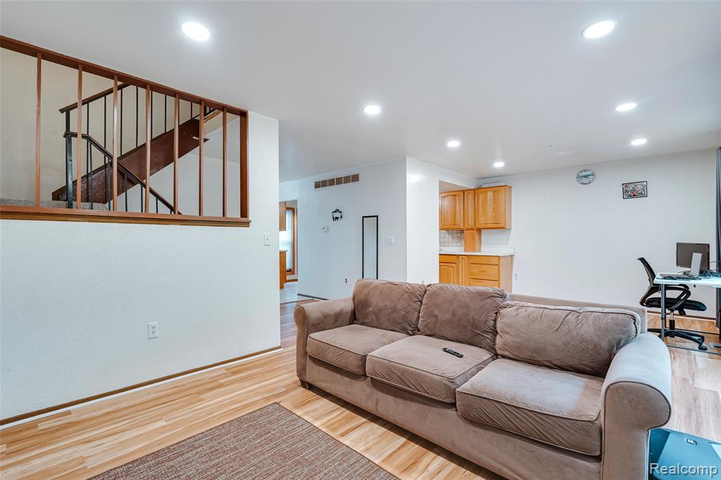22857 Cranbrooke Drive, Novi, MI — Photo 20