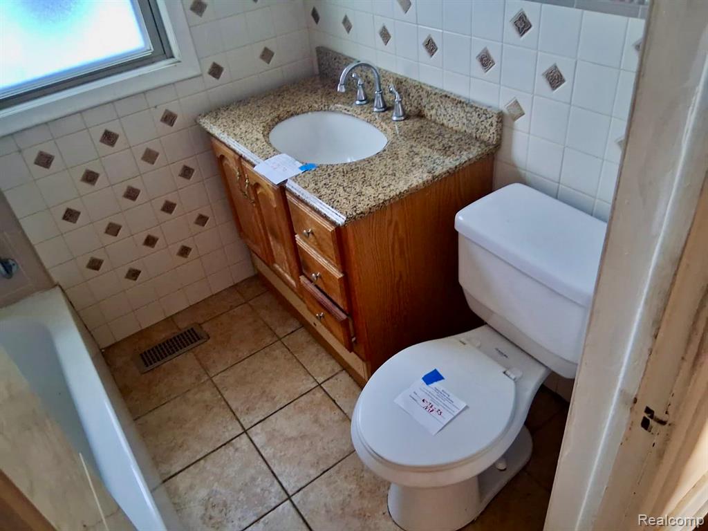 8221 Marion Street, Detroit, MI 48213 — Photo 6