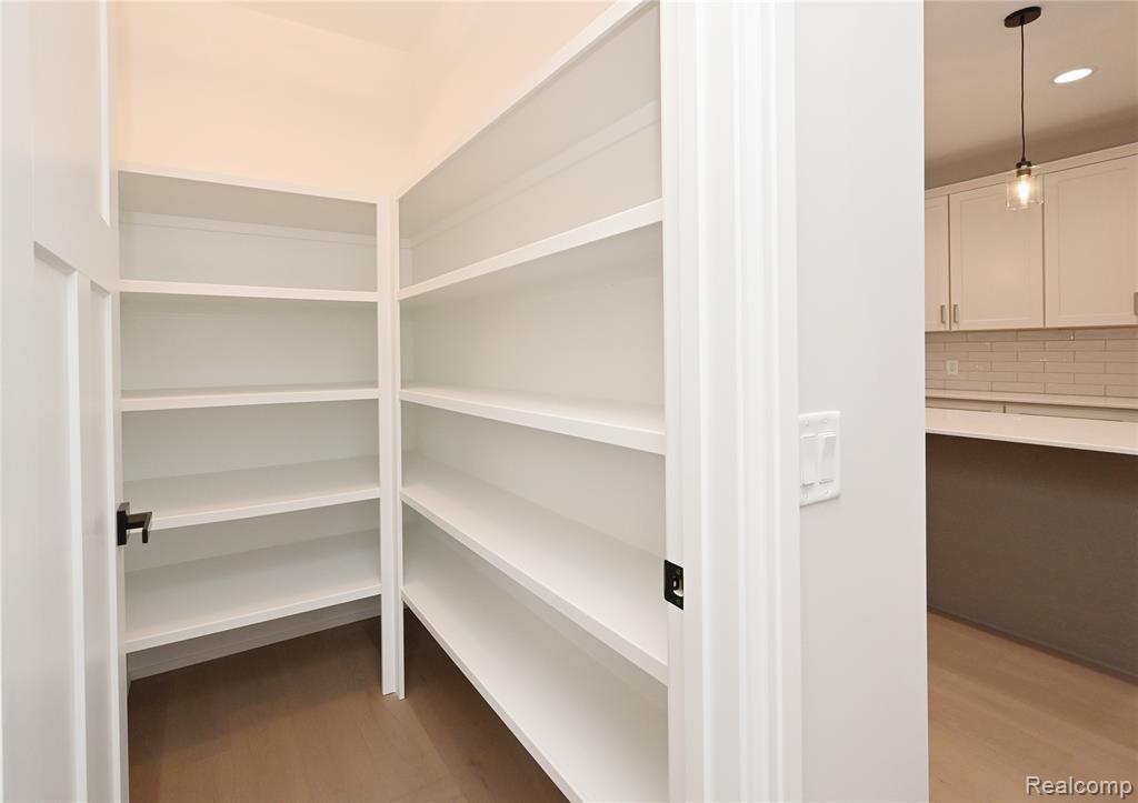 486 Green Hill Lane, Lake Orion, MI — Photo 10
