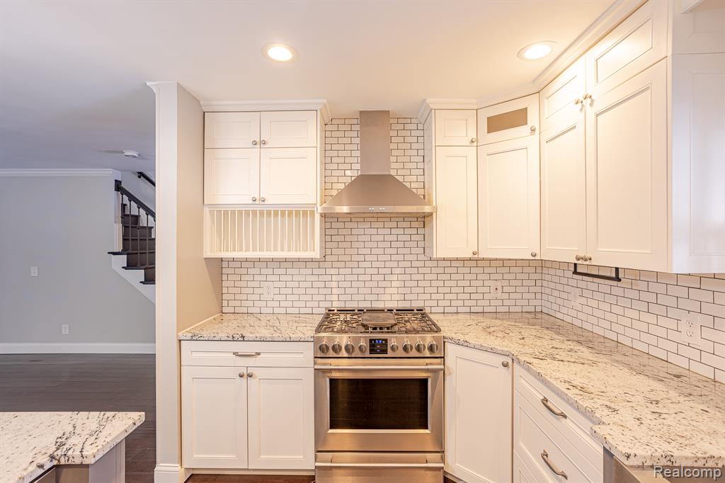 800 Grampian Avenue, Lake Orion, MI 48362 — Photo 11