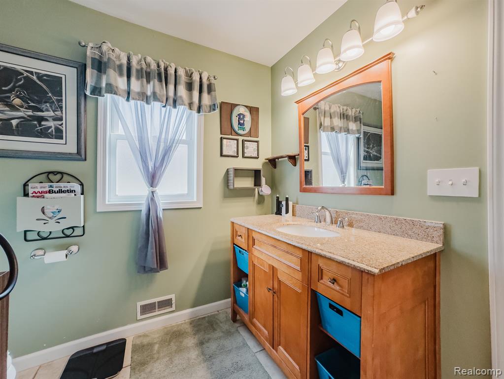 8515 Lake Road, Grosse Ile, MI 48138 — Photo 22
