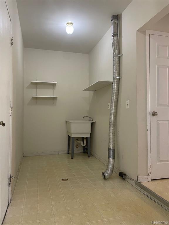 45299 INDIAN CREEK Drive, Canton, MI 48187 — Photo 18