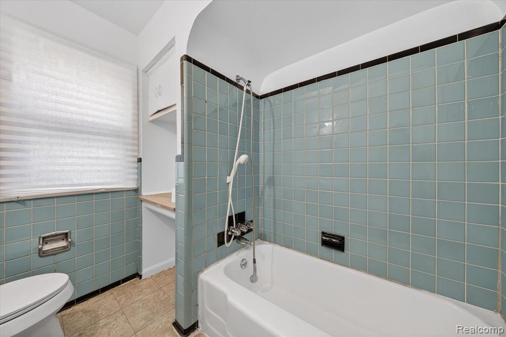9178 Sussex Street, Detroit, MI 48228 — Photo 18