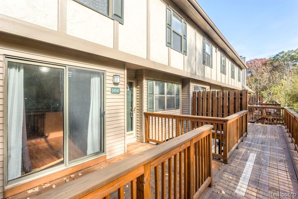 24547 PRIMROSE Lane, Southfield, MI 48033 — Photo 4