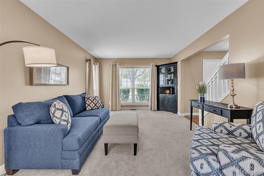 944 S Parkwood Drive, South Lyon, MI 48178 — Photo 23