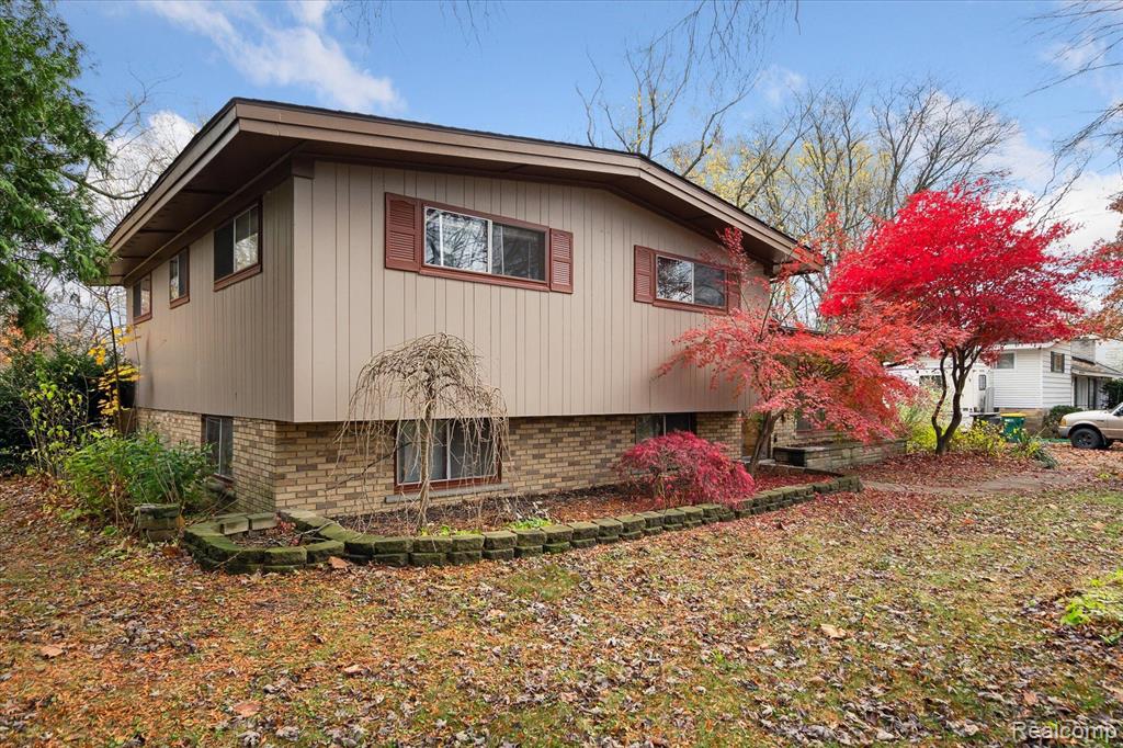 8537 Moms Drive, Belleville, MI 48111 — Photo 2