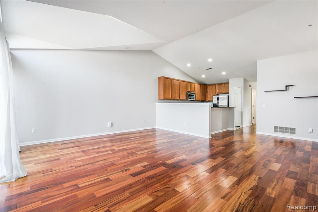 226 W OAKBROOK Drive, Ann Arbor, MI 48103 — Photo 10