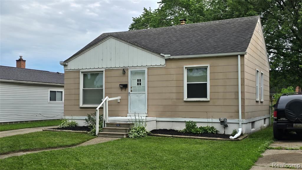 828 E Hayes Avenue, Hazel Park, MI 48030 — Photo 2