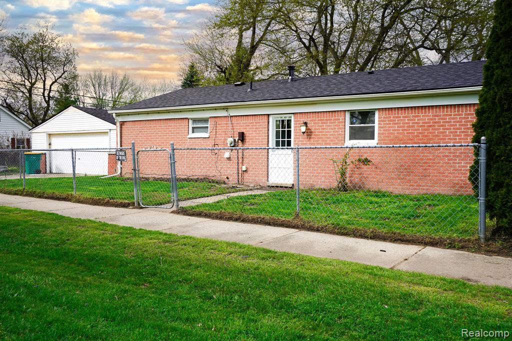 23817 Bredow Avenue, Trenton, MI 48174 — Photo 3