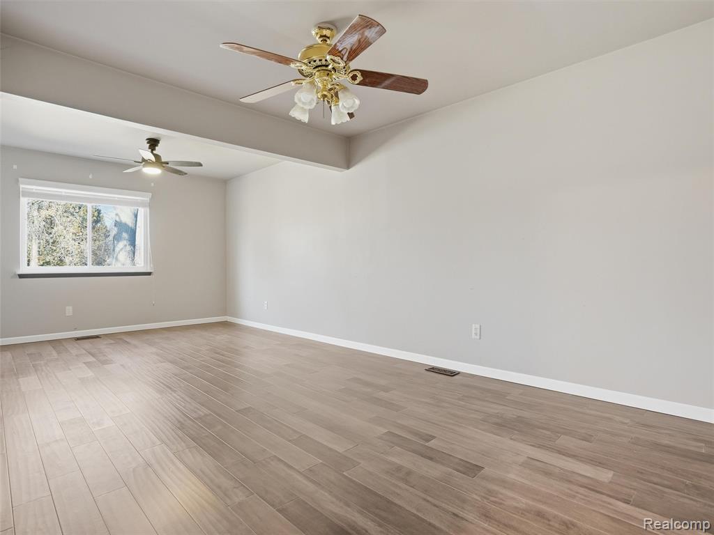 8568 Janis Street, Shelby Twp, MI 48317 — Photo 21