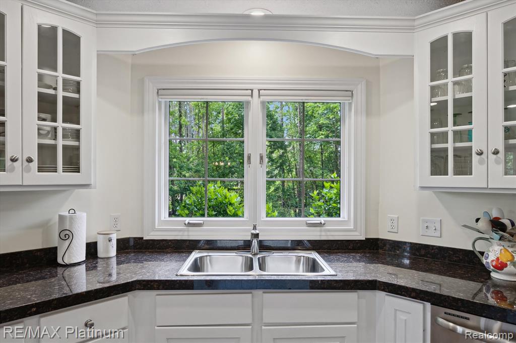 8257 Abalone Way, Pinckney, MI 48169 — Photo 21