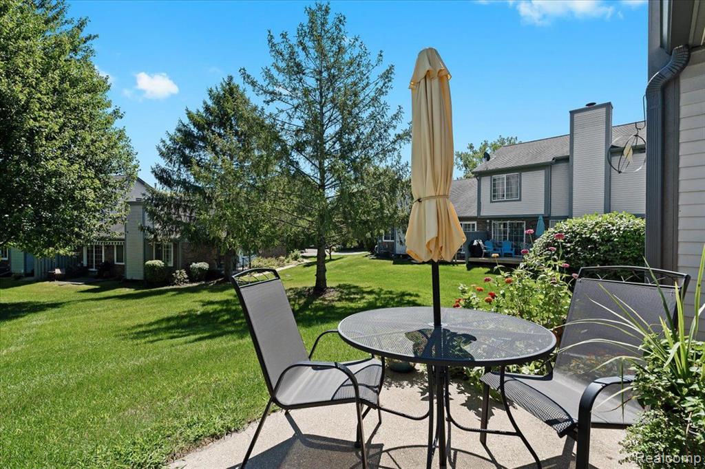 456 WINWOOD Circle, Walled Lake, MI 48390 — Photo 9