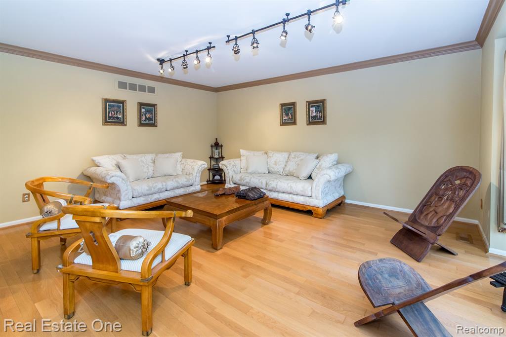 4088 PARKSTONE Court, Troy, MI 48098 — Photo 44