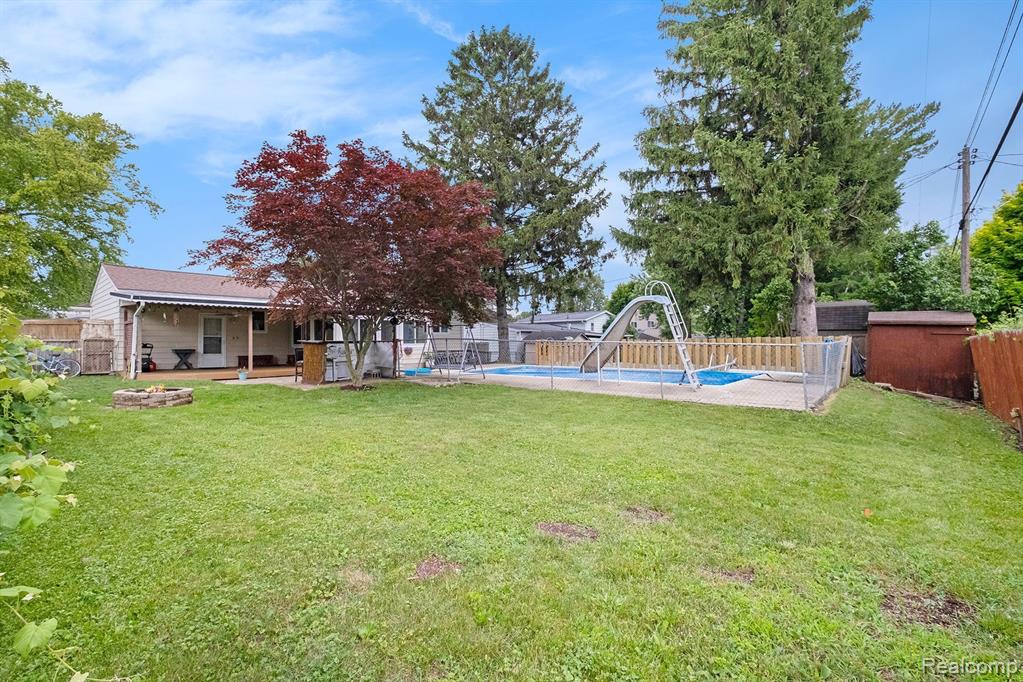9119 CHESTERFIELD Drive, Swartz Creek, MI 48473 — Photo 28