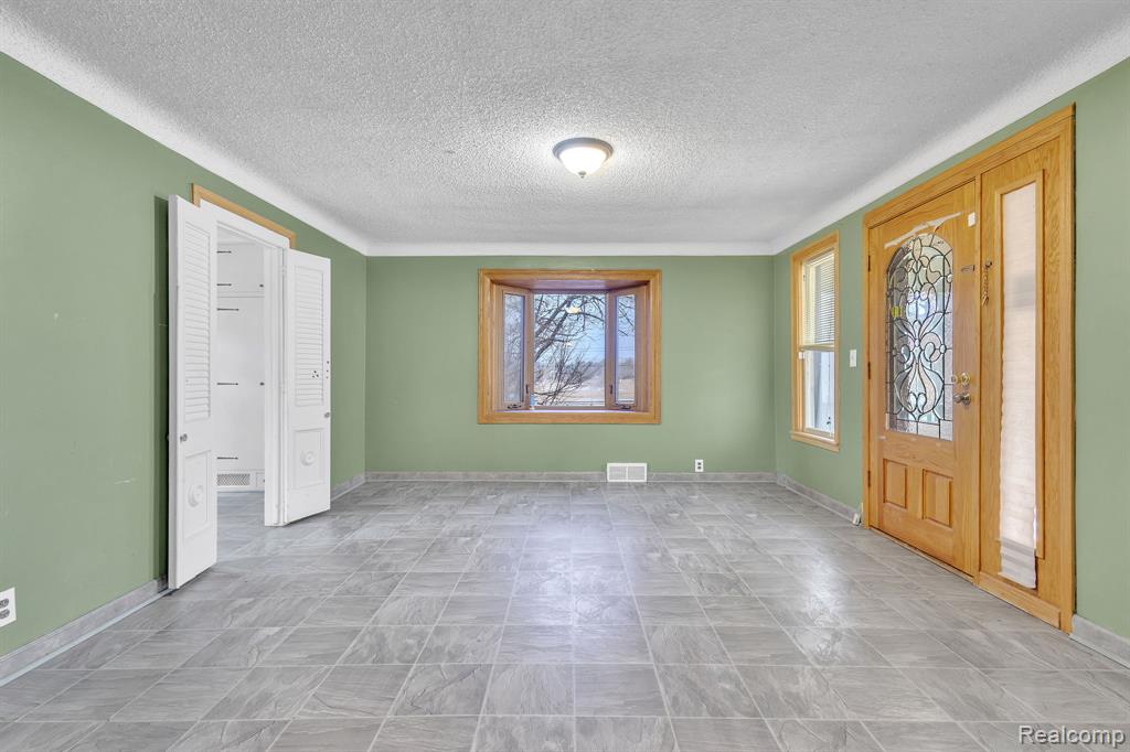 8202 N Inkster Road, Dearborn Heights, MI 48127 — Photo 22