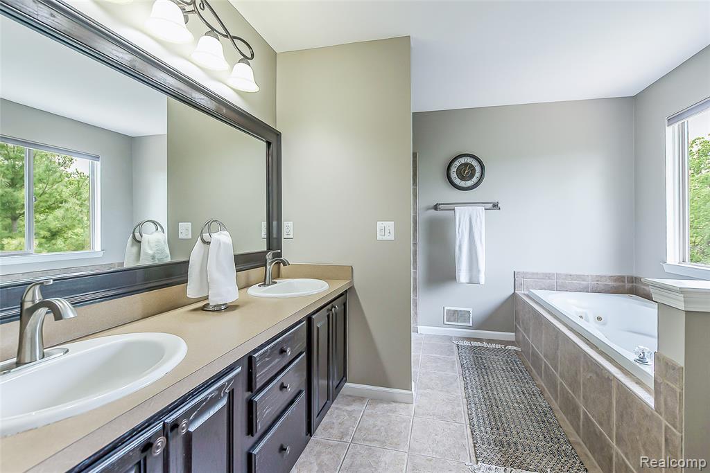 58721 Carriage Lane, South Lyon, MI 48178 — Photo 20