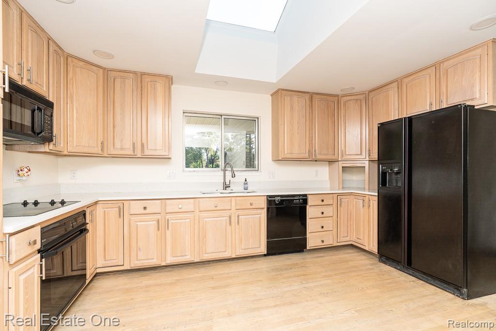 751 Troywood Drive, Troy, MI 48083 — Photo 10