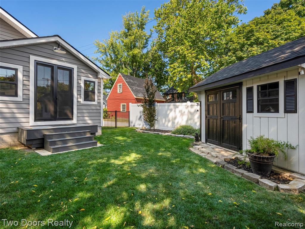 426 N Castell Avenue, Rochester, MI 48307 — Photo 48