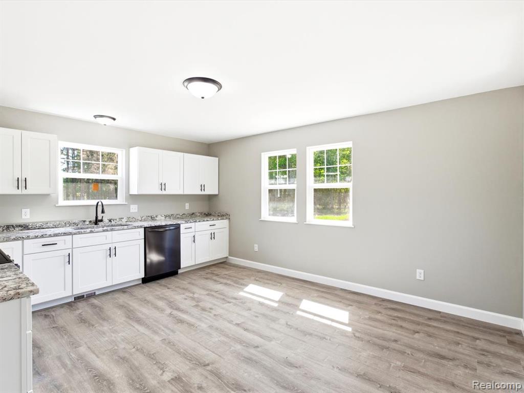 2941 Beach Road, Port Huron, MI 48060 — Photo 16