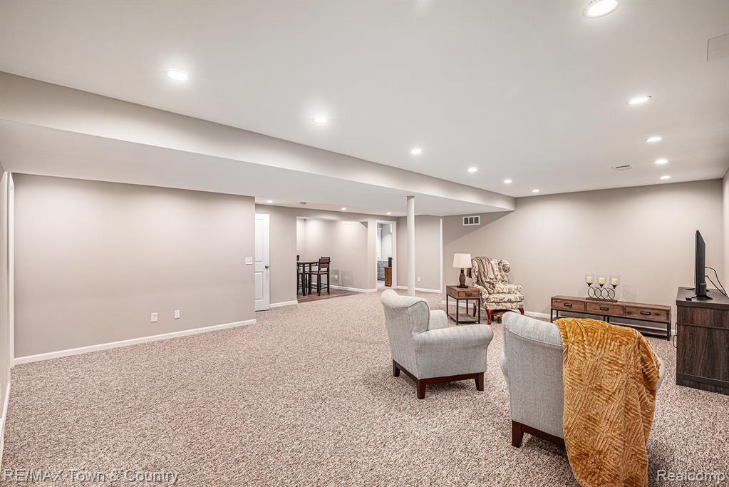 1535 Woodlake Lane, Grand Blanc, MI 48439 — Photo 24