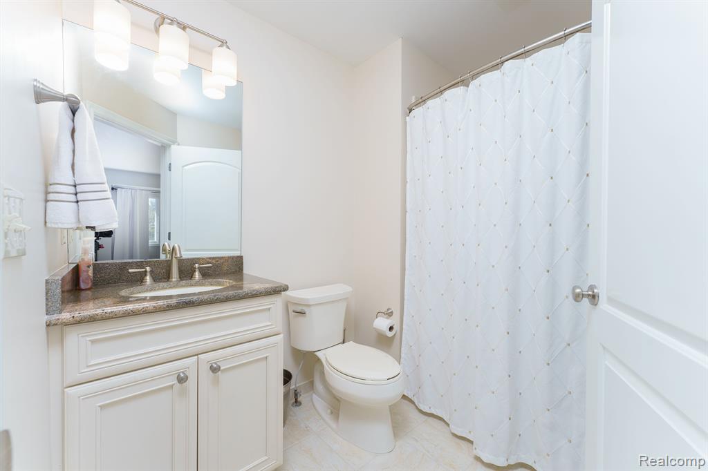 10725 WATERFALL, South Lyon, MI 48178 — Photo 25