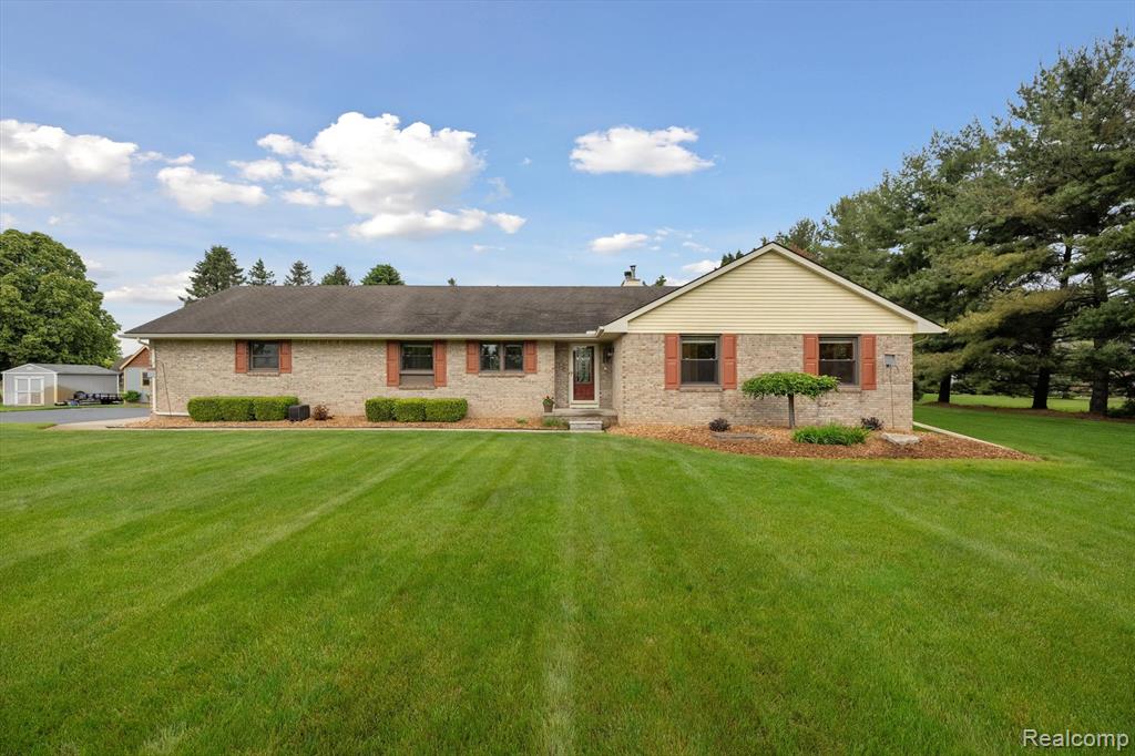 9762 Dickerson Court, South Lyon, MI 48178 — Photo 3