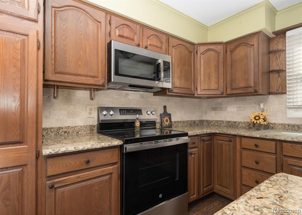 4929 Danbury Drive, Troy, MI 48085 — Photo 13