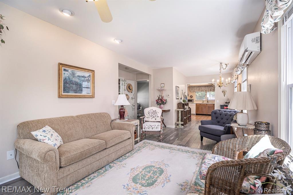 4044 Fieldview Avenue, West Bloomfield, MI 48324 — Photo 16