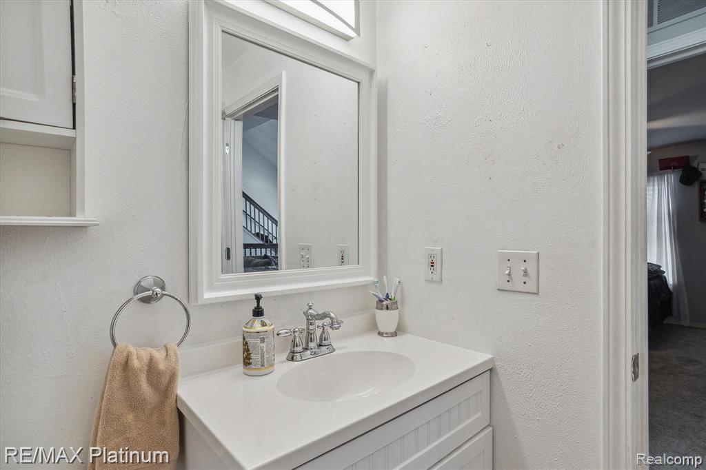 3380 KNEELAND Circle, Howell, MI 48843 — Photo 17