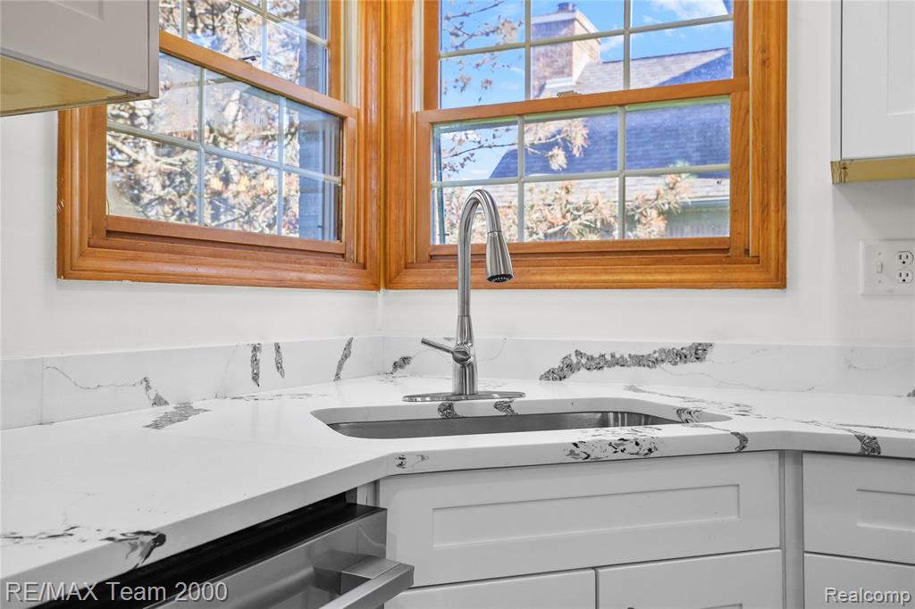 23888 Leighwood Drive, Trenton, MI 48183 — Photo 11