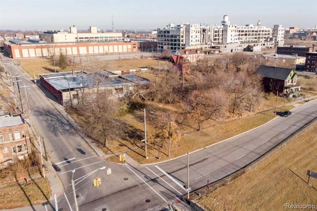 503 E EDSEL FORD, Detroit, MI 48202 — Photo 2