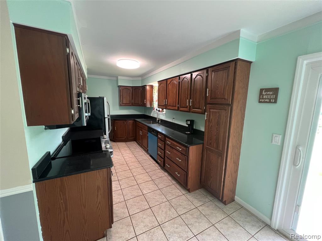 6197 Sober Road, Fowlerville, MI 48836 — Photo 5