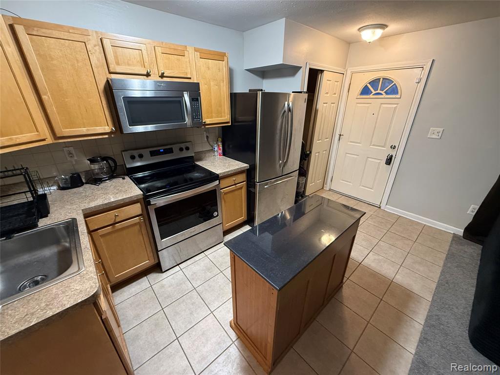 8066 Coventry Street, Westland, MI — Photo 5
