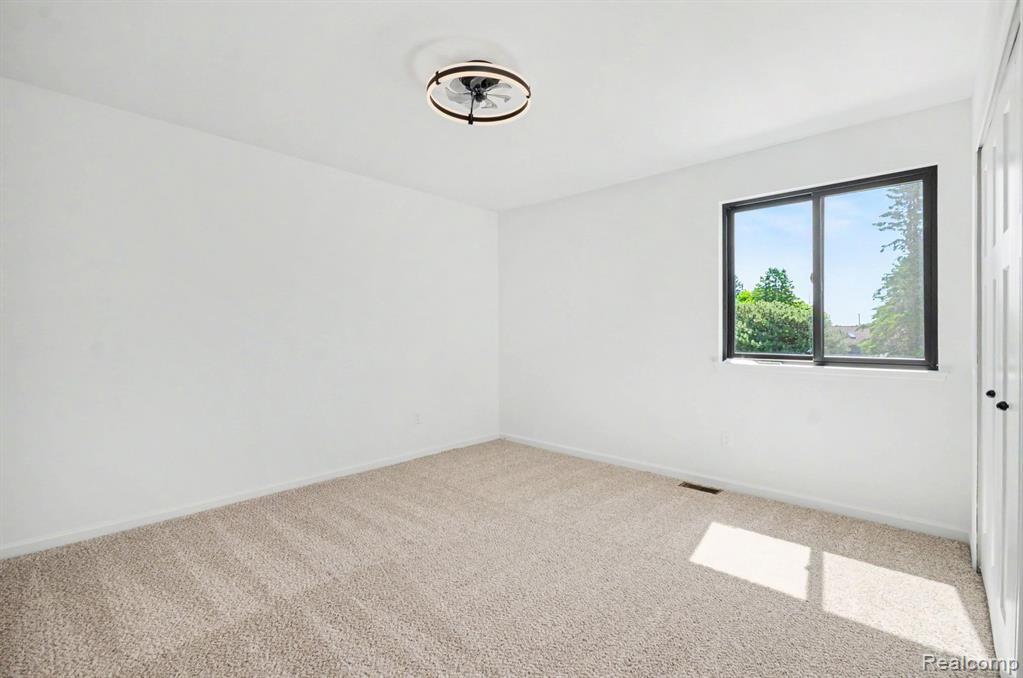 71615 Hidden River Drive, Armada, MI — Photo 24